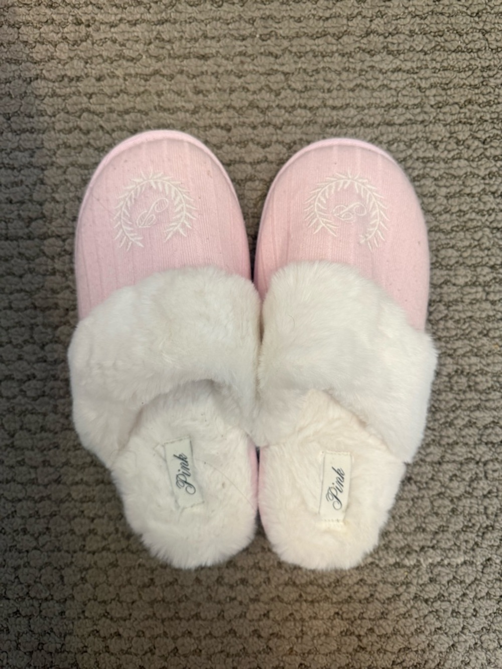 NEW WITHOUT TAGS VICTORIAS SECRET SLIPPERS
